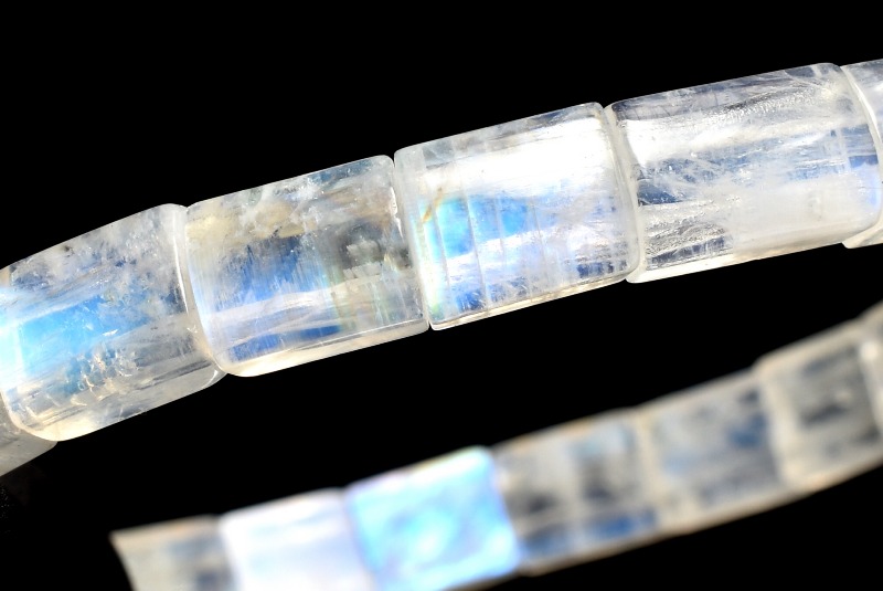 1点物】神秘のブルーシラー！ ブルームーンストーン 7-8x11mm