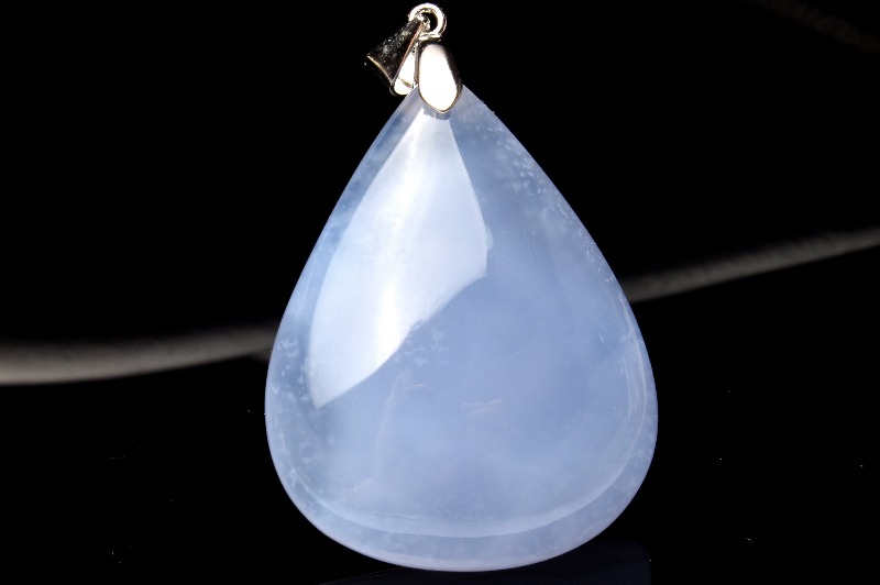 ブルーカルセドニー ペンダントトップ 和名: 玉髄(ぎょくずい)♥ 楽天