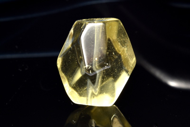 1点物】AAA☆透明レモンカラー リビアングラス 18x16mm 原石