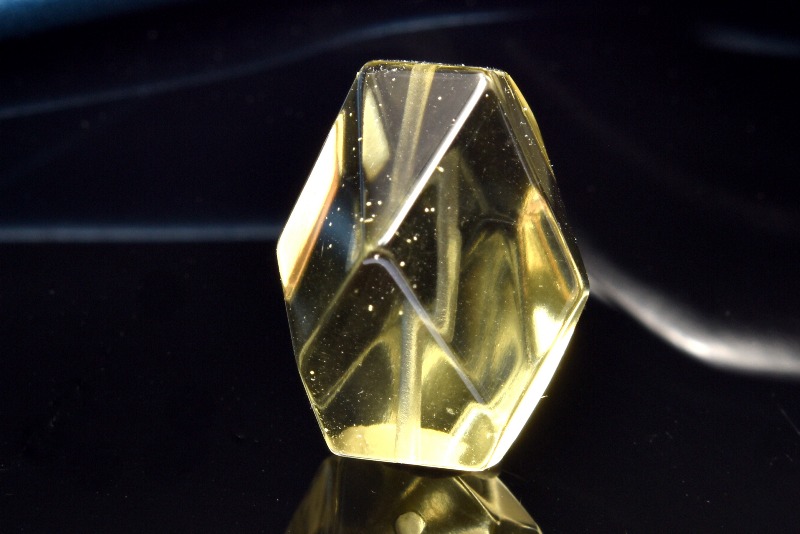1点物】AAA☆透明レモンカラー リビアングラス 20x17mm 原石