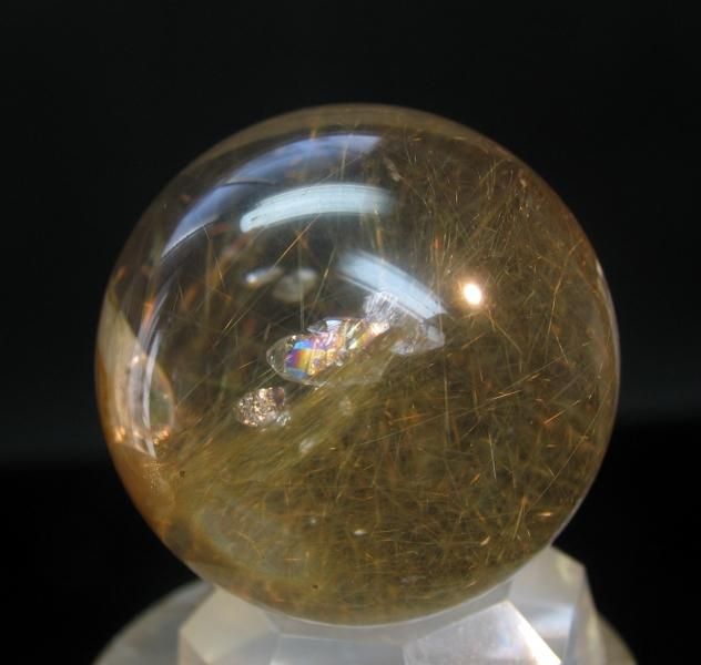 ゴールデンルチルクリスタル 丸玉 超レア ゴールドルチル水晶丸玉 貫入水晶 F598 - 水晶・天然石